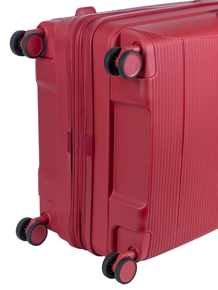Qwest 65cm Medium Check-In