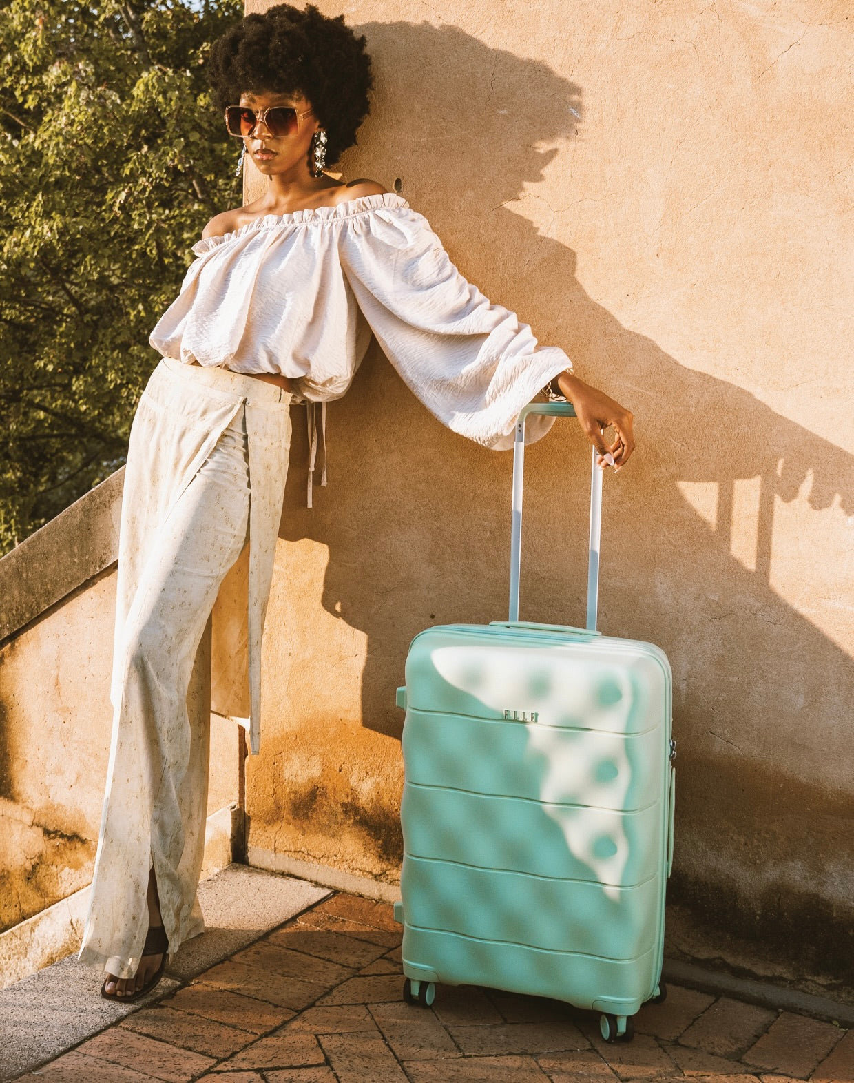 Elle 66cm Medium Check In