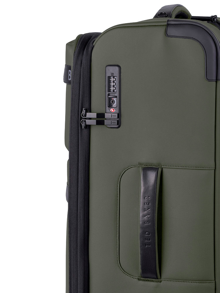 Quantum 71cm Medium Check In