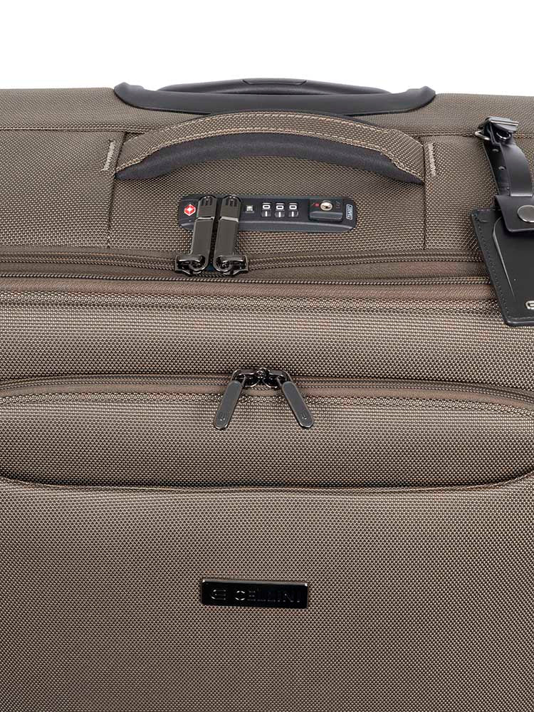 MegaPak 67cm Medium Expander Check In