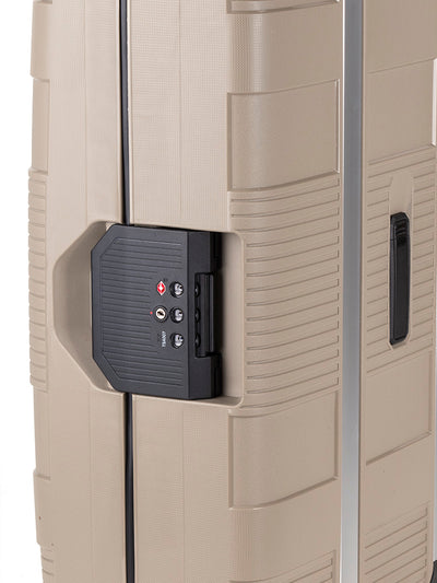 Safetech 65cm Medium Check-In